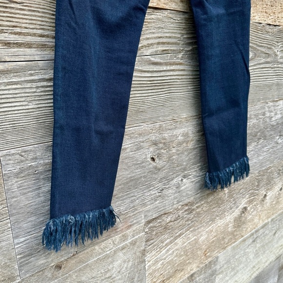 EUC Just Black Denim Fringe Hem Ankle Jeans Shark Bite Stretch Indigo US Made 29 - Picture 7 of 12
